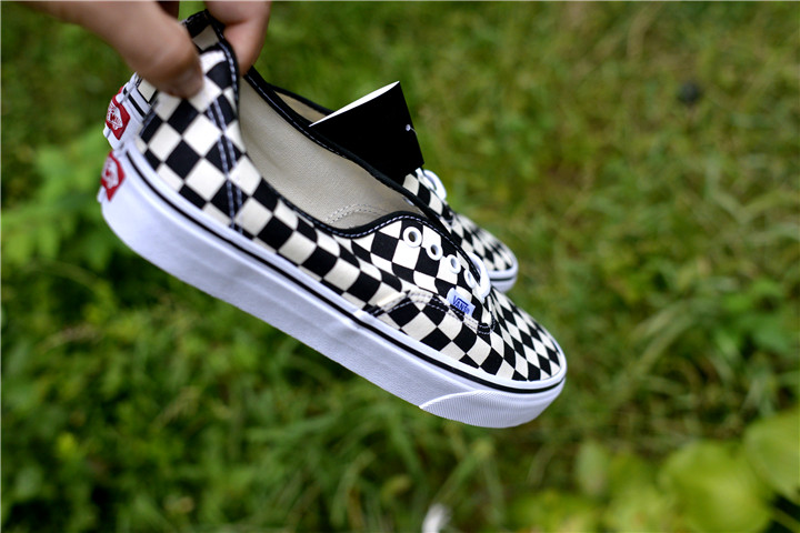 vans authentic 经典系带棋盘格男女休闲板鞋帆布鞋vn-0w4ndi0