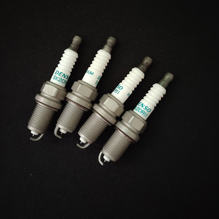 电装denso进口拆车铂金火花塞sk20r11帕杰罗v93v97火花塞