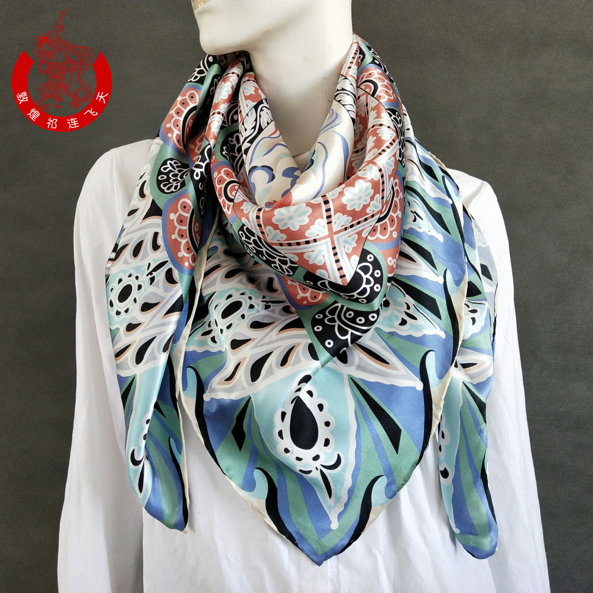 敦煌真丝丝巾莫高窟壁画三兔莲花藻井围巾旅游围巾定制