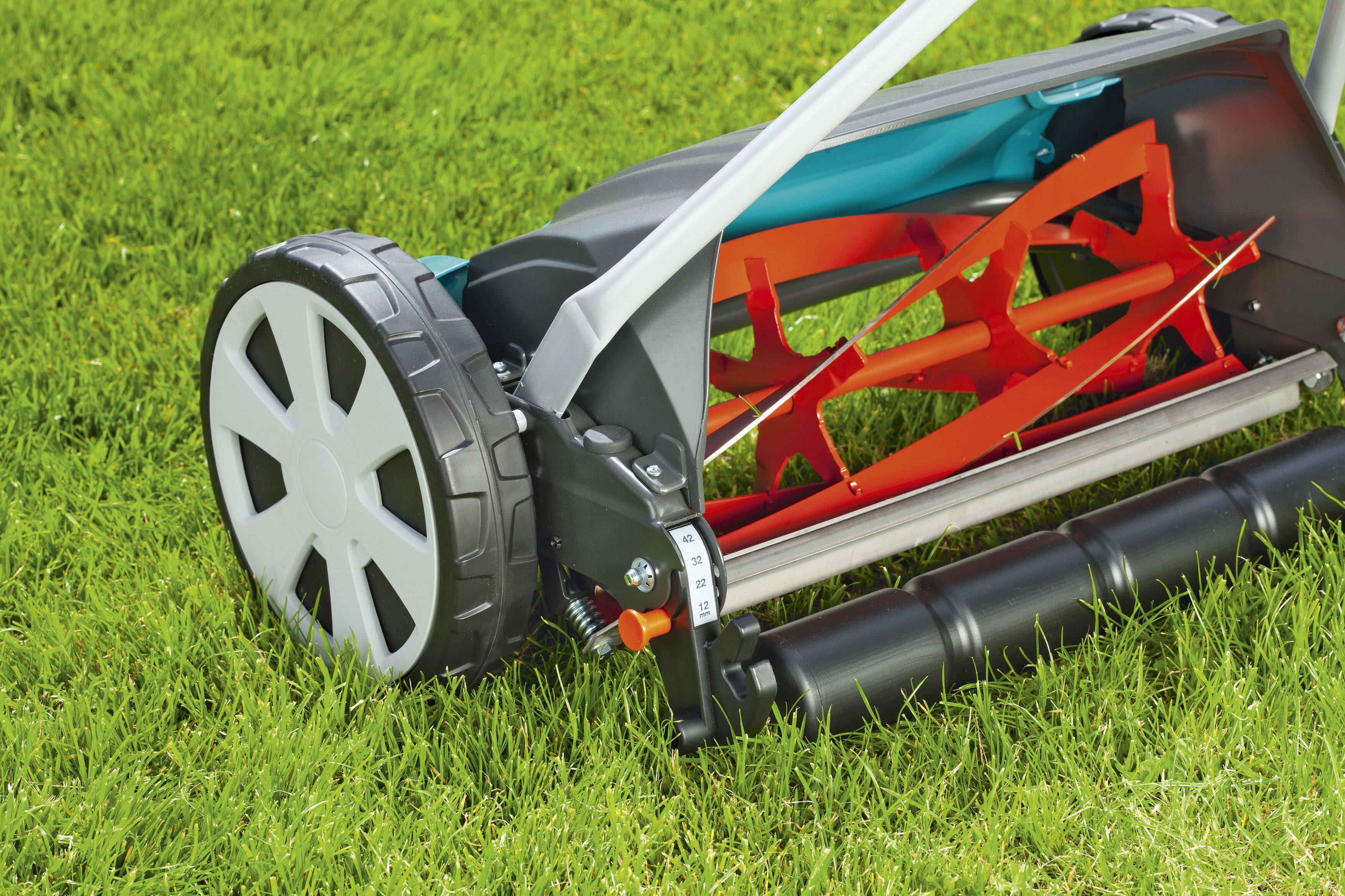 德国进口gardena嘉丁拿 精细修剪草坪 小型家用园艺除草机割草机