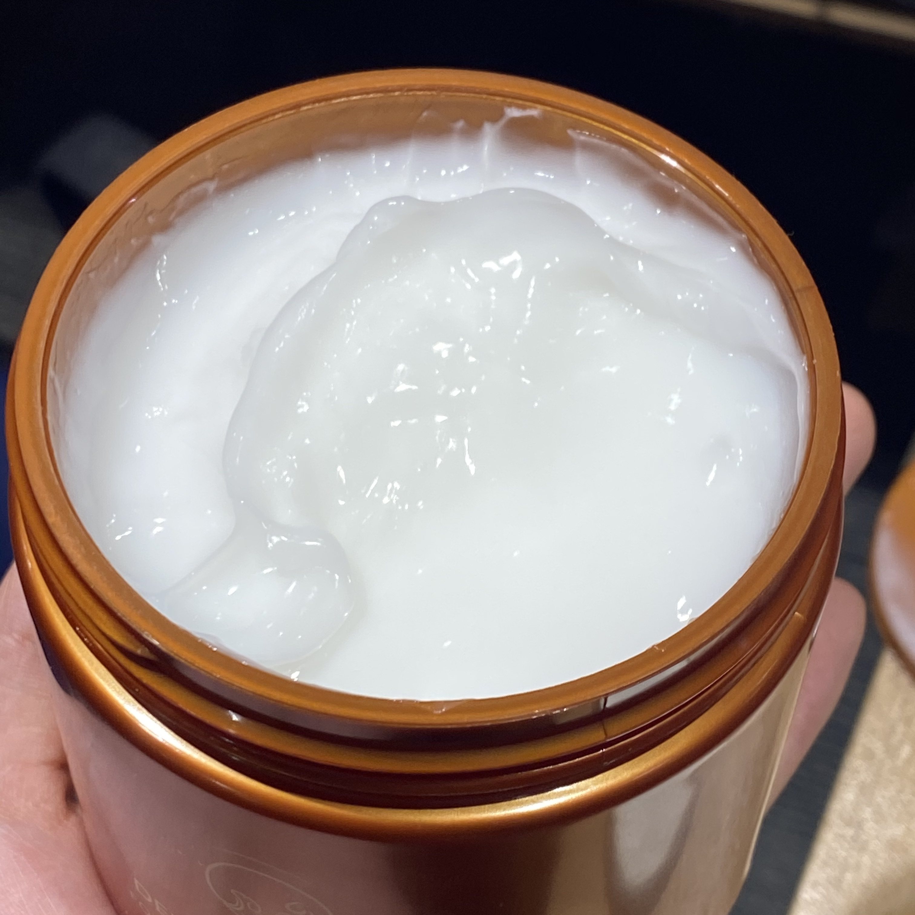 滑的秘密chico亓壳轻羽冷基发倒膜损伤发质修护洗发水