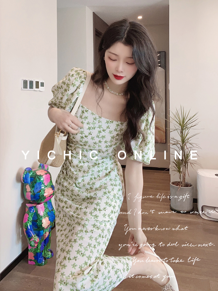YICHIC/徐三伊Sanyi 优雅法式方领修身碎花连衣裙XA0901