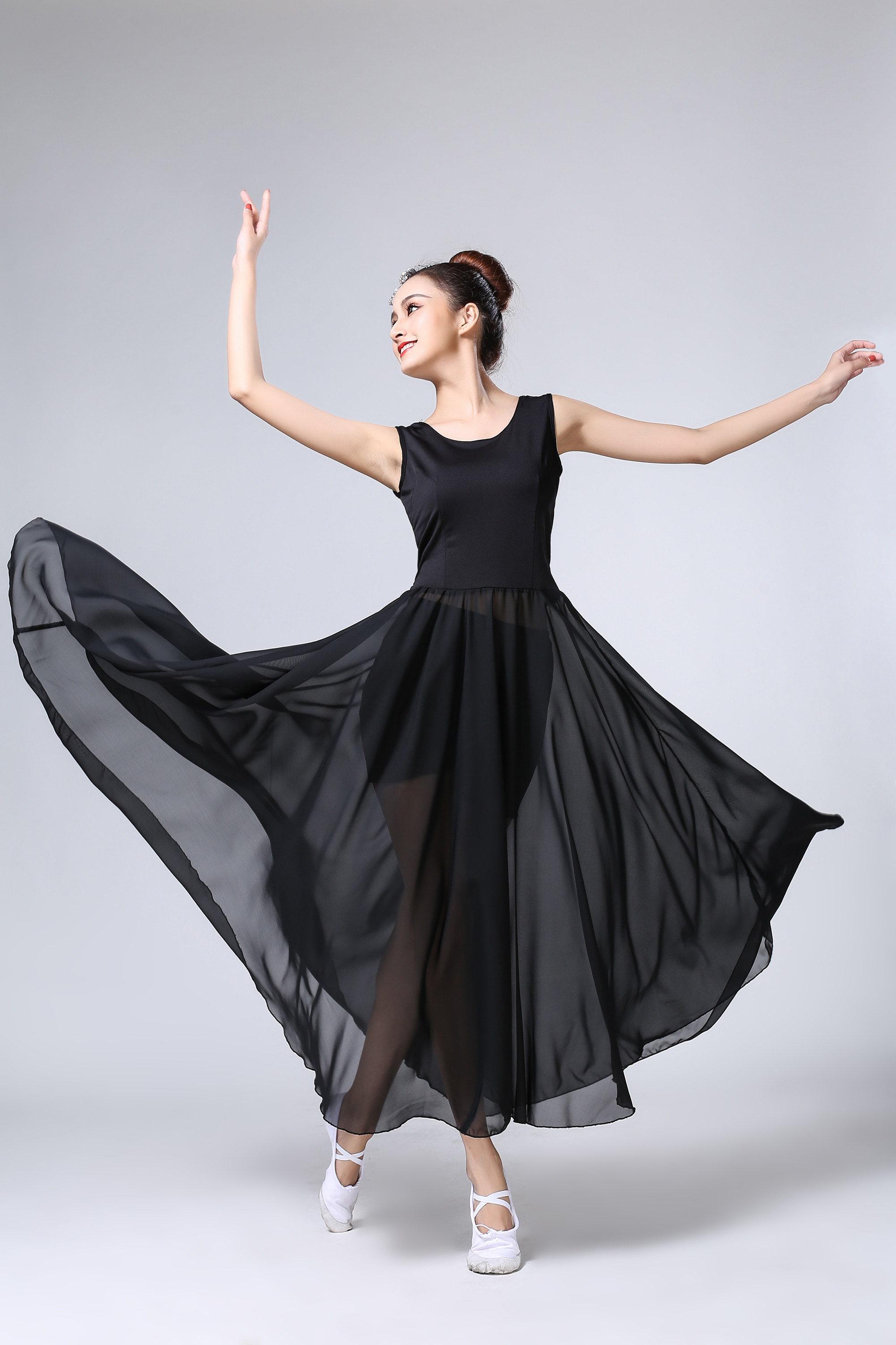 新款开场舞青春现代露背白色舞裙舞蹈练习裙古典舞百搭雪纺连衣裙