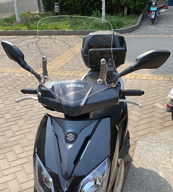 挡风板通用铃木uy125挡风玻璃uy125踏板车风挡本田摩托车前挡风