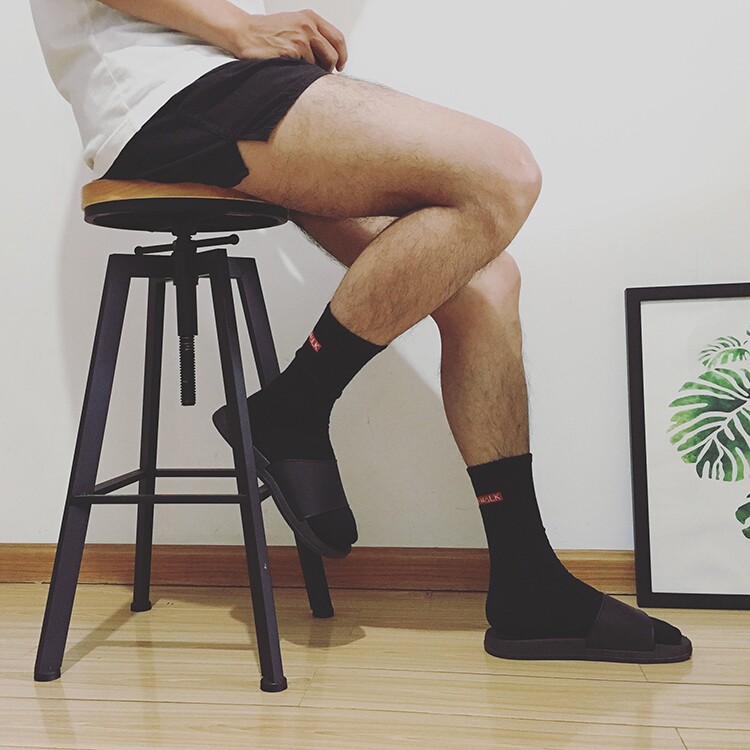 沫梵先生socks原创港风纯棉字母中筒时尚运动白袜男中筒袜