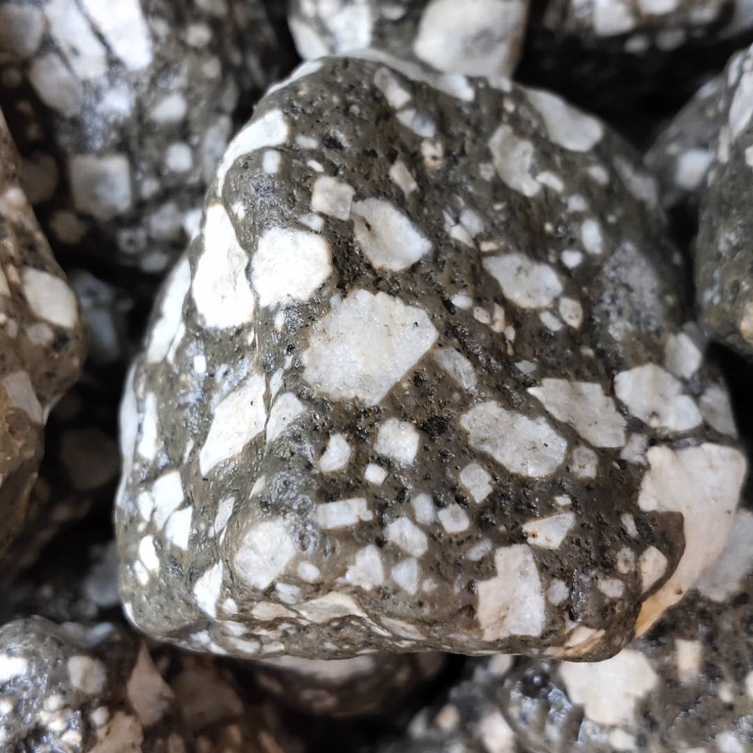 天然麦饭石原石颗粒净水滤水器家用烧水水族过滤滤水器