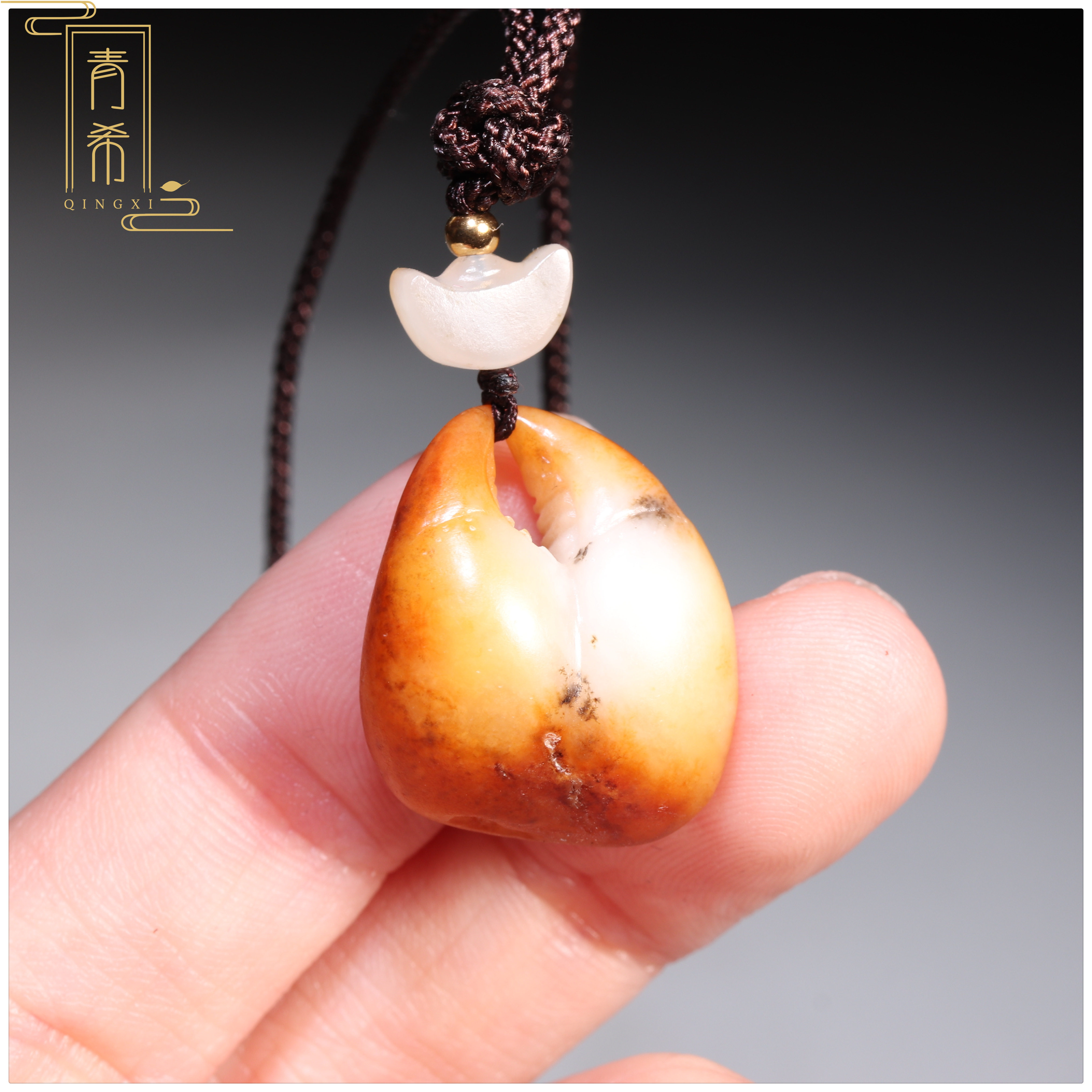 在售正宗新疆和田玉黄沁籽原石吊坠挂件蟹钳颈饰