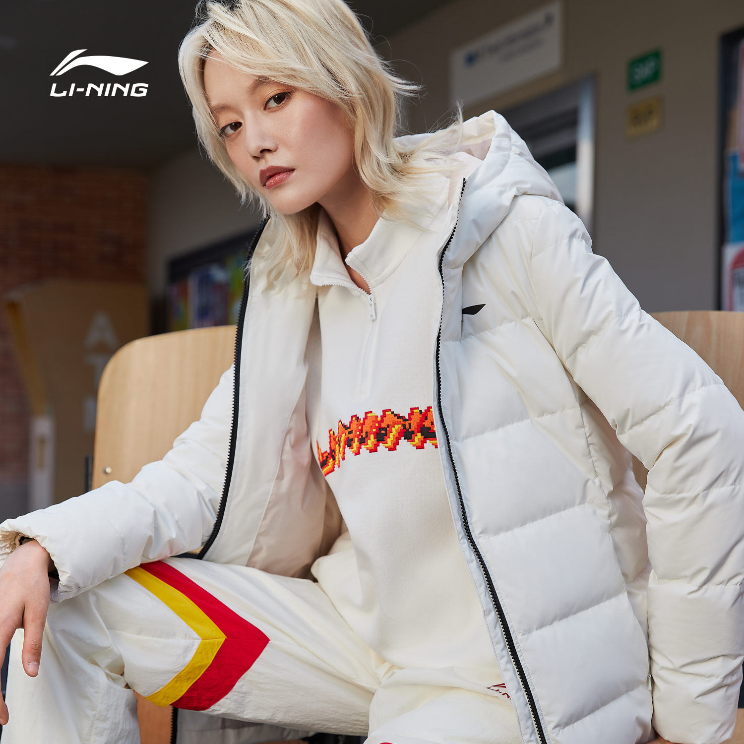 李宁短款羽绒服女士官方新款训练系列女装冬季运动羽绒服