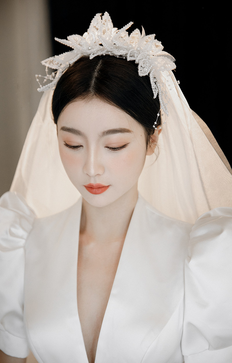 港风新娘文艺复古婚纱纱头蕾丝气质结婚拍照头纱