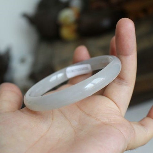 天然玉石保真和田玉烟灰白圆条手镯白棉证书手镯