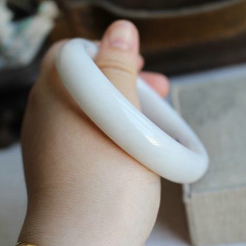 天然玉石保真和田玉白玉瓷白料手工雕刻圆条手镯