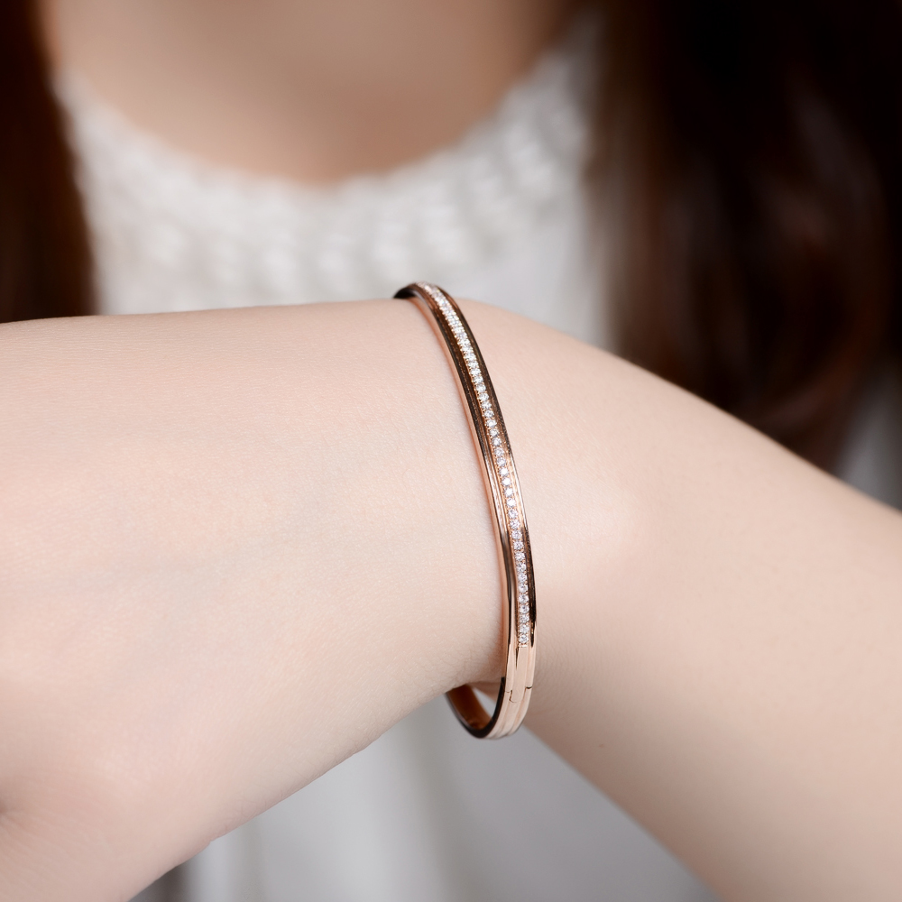 佐卡伊玫瑰18k金钻石手镯女正品时尚满钻满天星彩金镶钻结婚镯子