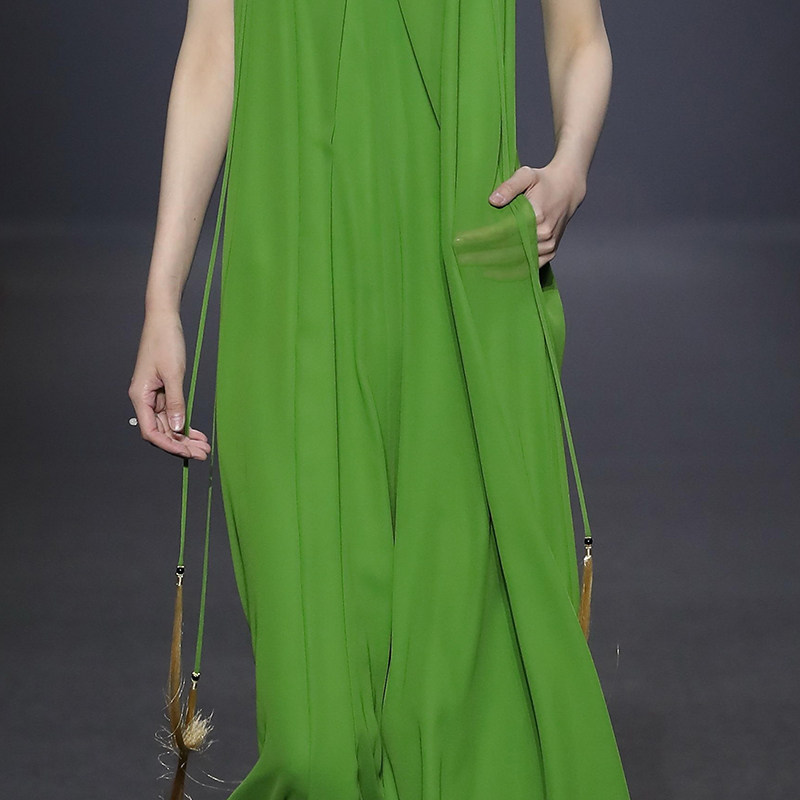 雪纺仙美贵族绿高腰阔腿大腿裤女夏季海边度假吊带连体裤连衣裙裤