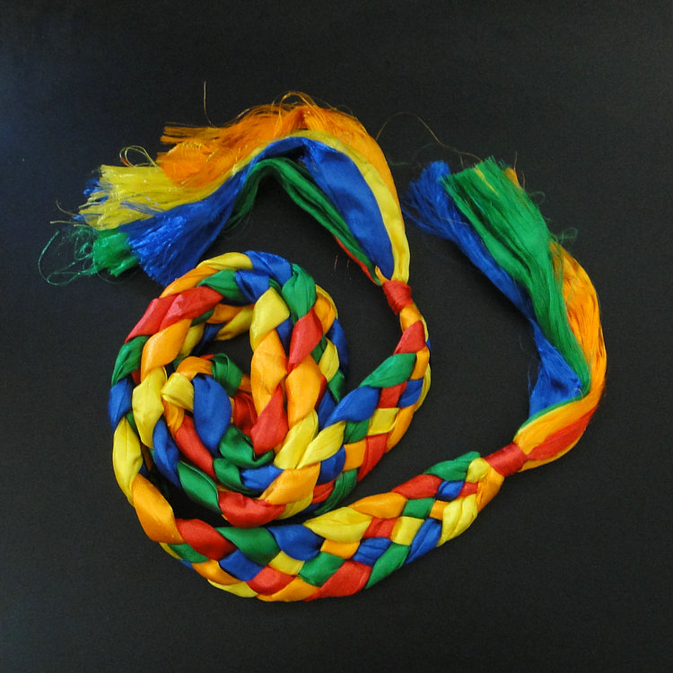 西藏拉萨扎基寺扎基拉五彩哈达辫子颜色随机藏族哈达