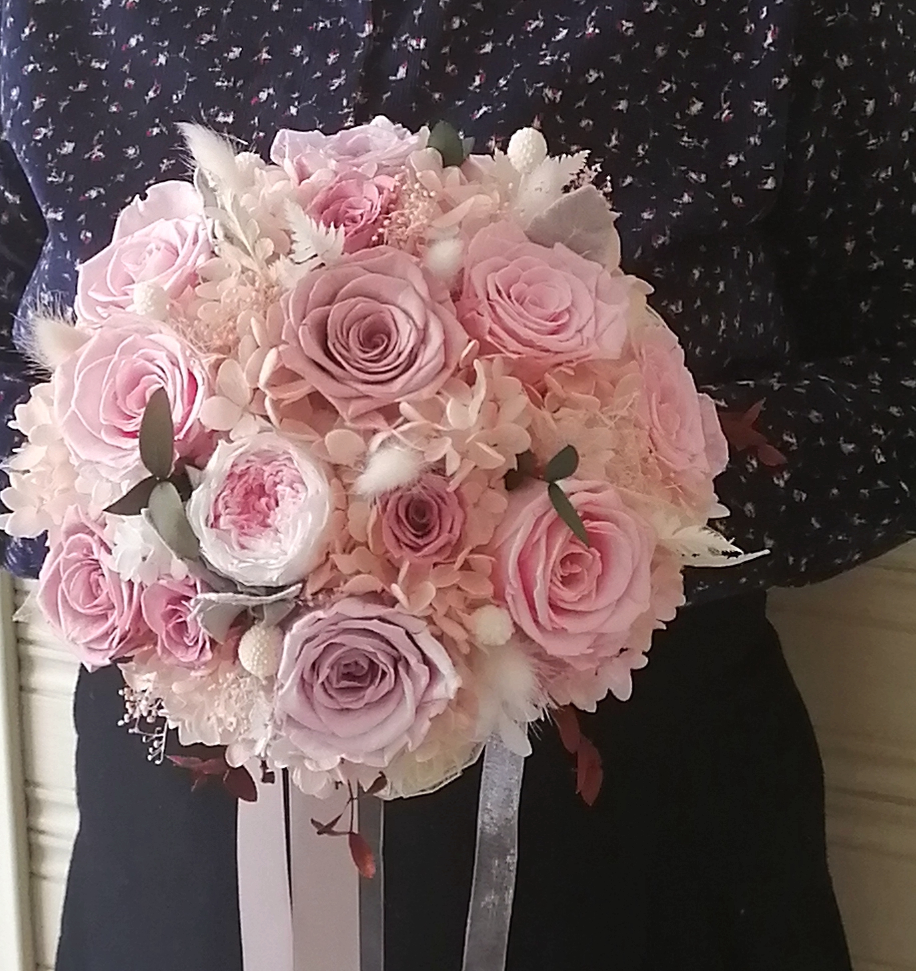 天然真花保鲜永生花玫瑰绣球创意花束礼品盒新娘新娘手捧花