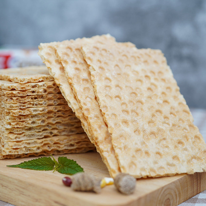 进口粗粮谷物麦麸饼干俄罗斯无糖无油低脂代餐营养消化饼干