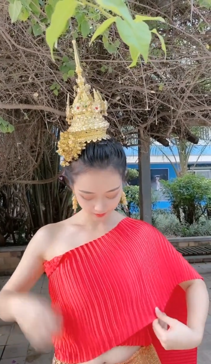 泰国硬纸手工制作宝塔头饰皇冠发饰发饰