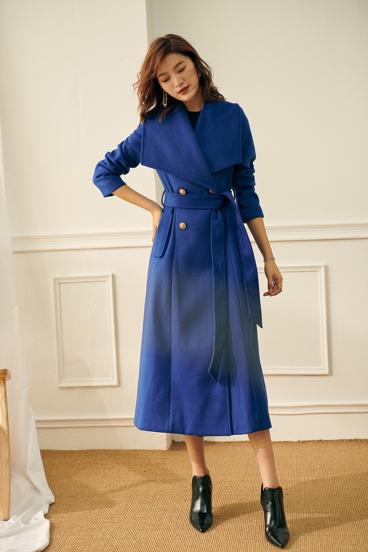 外套宝蓝蓝色毛呢大衣长款女秋冬加厚保暖翻领毛呢外套