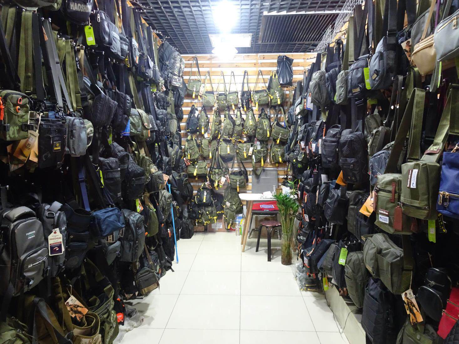 保定白沟新城皓帅箱包销售部