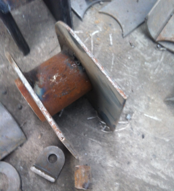 三轮摩托车配件板簧吊蓝车架联管固定弹簧弓子摩托车车架