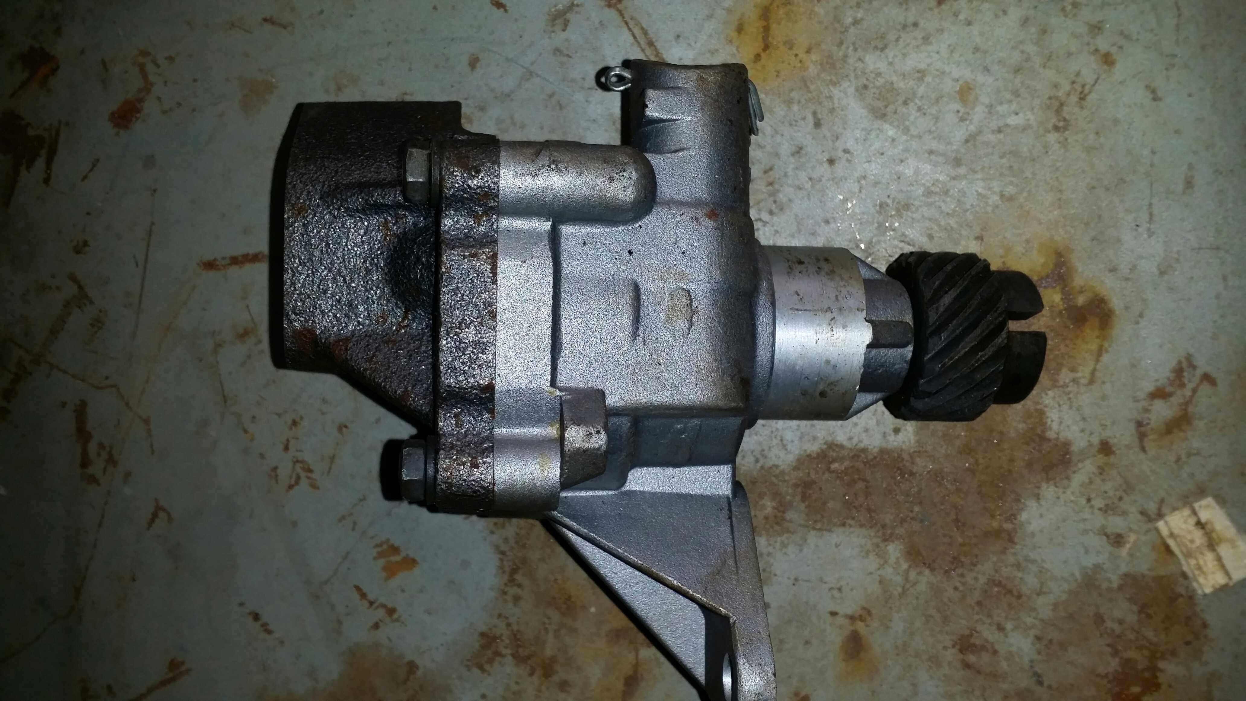 一汽小解解放机油油泵机油泵