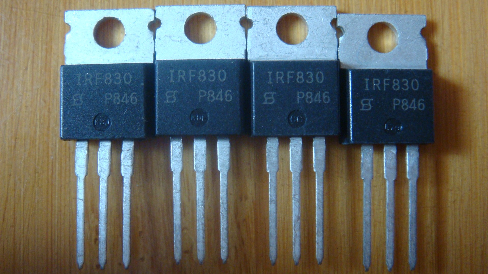 优惠mos效应irf830全新库存量大45a500vto220场效应管