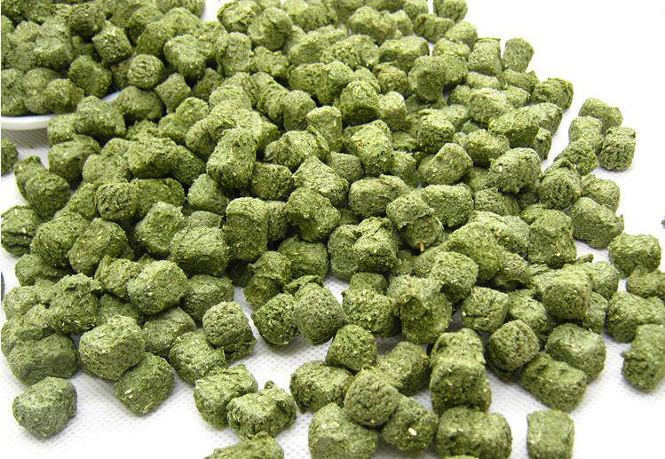 苜蓿草小草砖高纤维零食仓鼠豚鼠龙猫兔兔磨牙兔兔磨牙