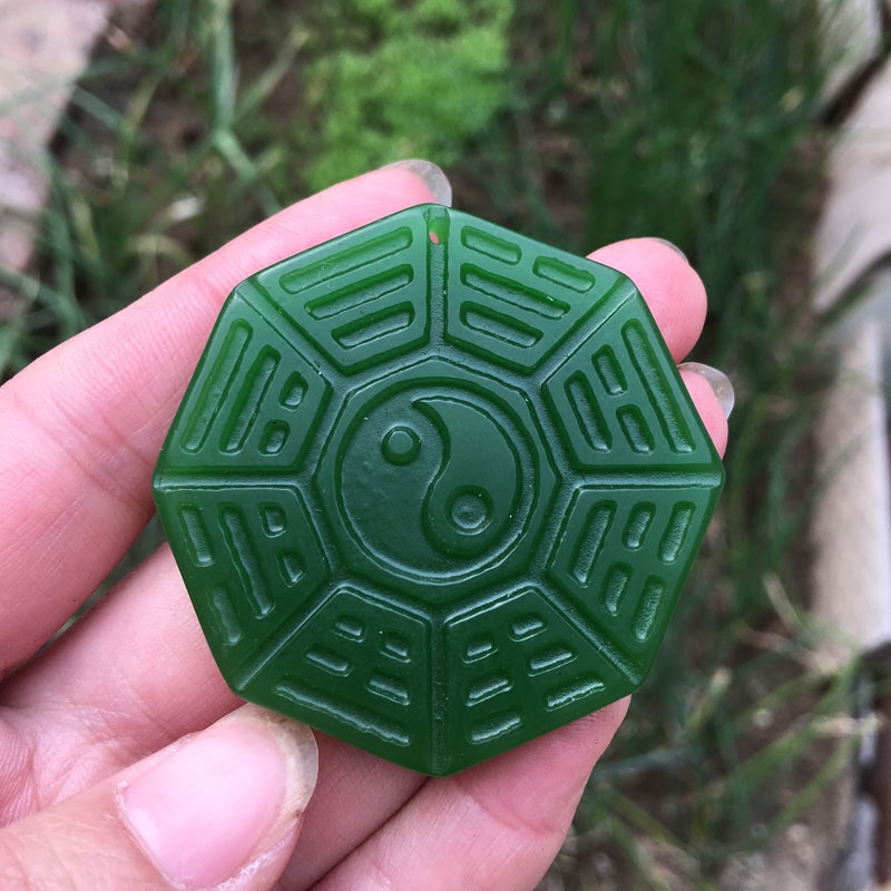 八卦和田碧玉太极吊坠菠菜阴阳玉牌证书项坠