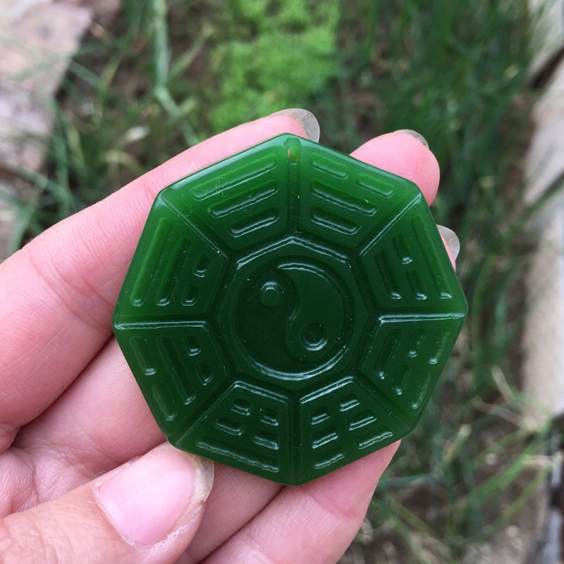 八卦和田碧玉太极吊坠菠菜阴阳玉牌证书项坠
