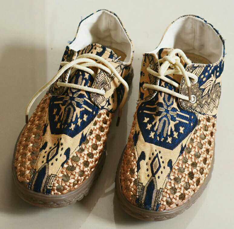 泰国鞋布洞洞网鞋男士东南亚绣花鞋夏云南手工民族风洞洞鞋