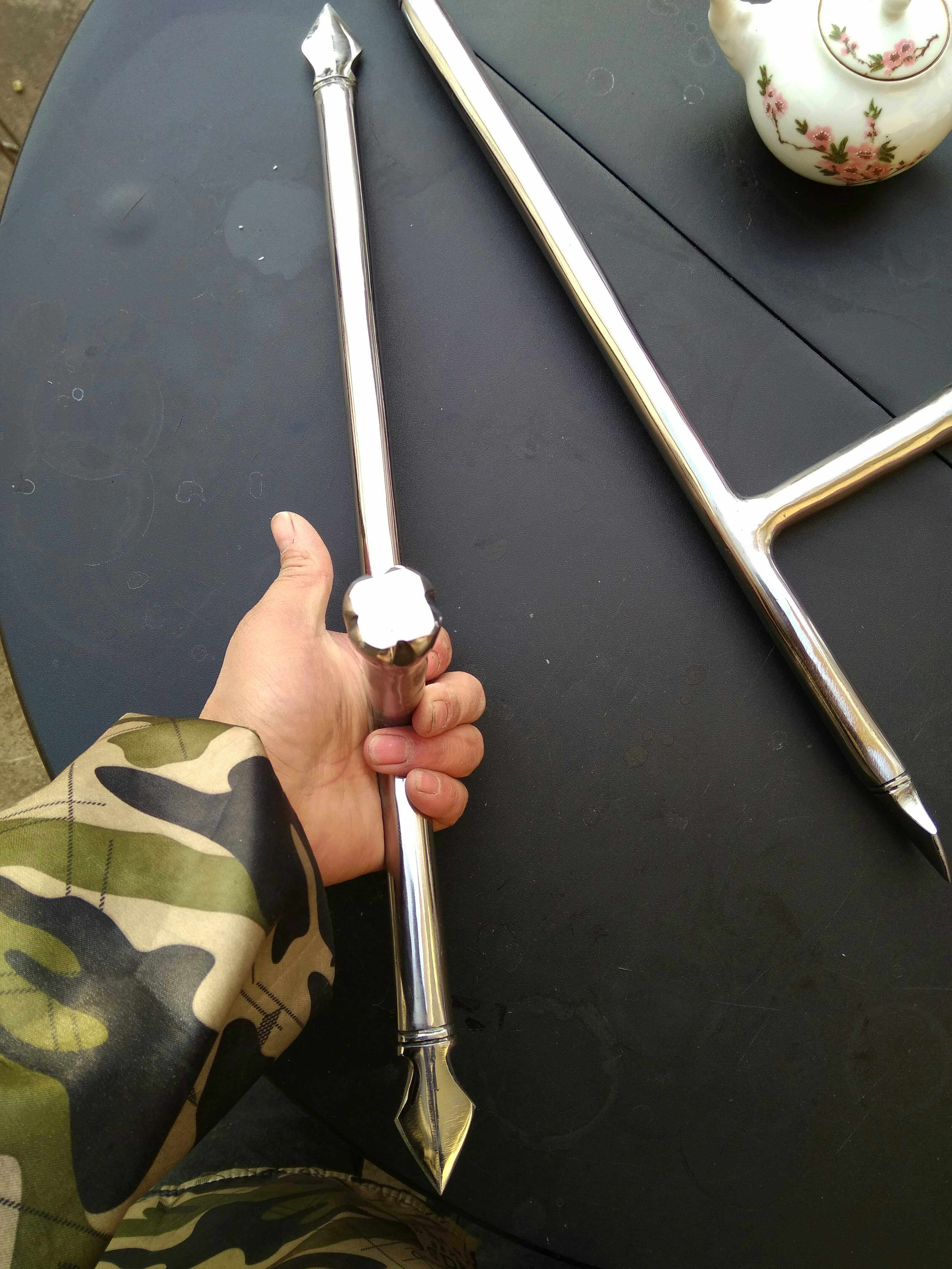 拐棍新品手工锻打武术双拐防卫保安东方棍防暴t型棍