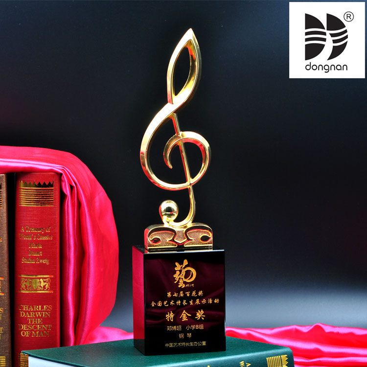 东南高端金属音符造型水晶音乐歌唱钢琴娱乐奖杯