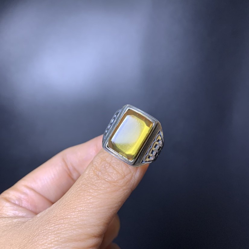 抚顺天然琥珀净水稀有珀种明珀方块大气上档次戒指