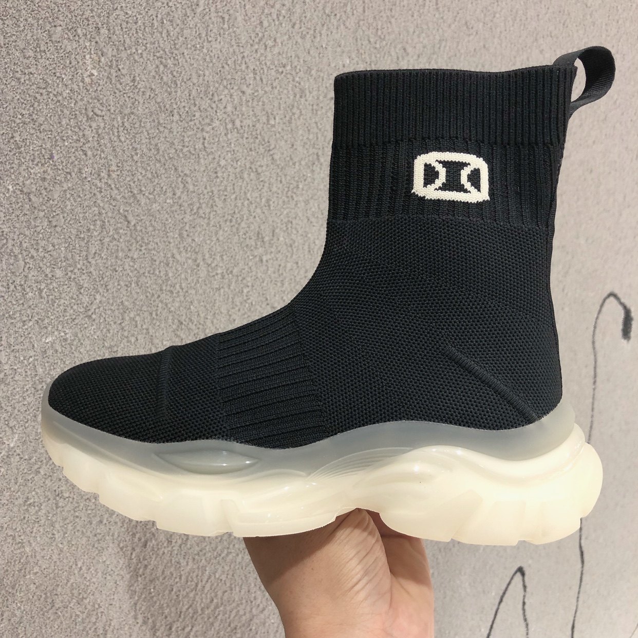 处理凡柔飞织袜子靴2021新款弹力显瘦马丁靴透气时尚女短靴620105