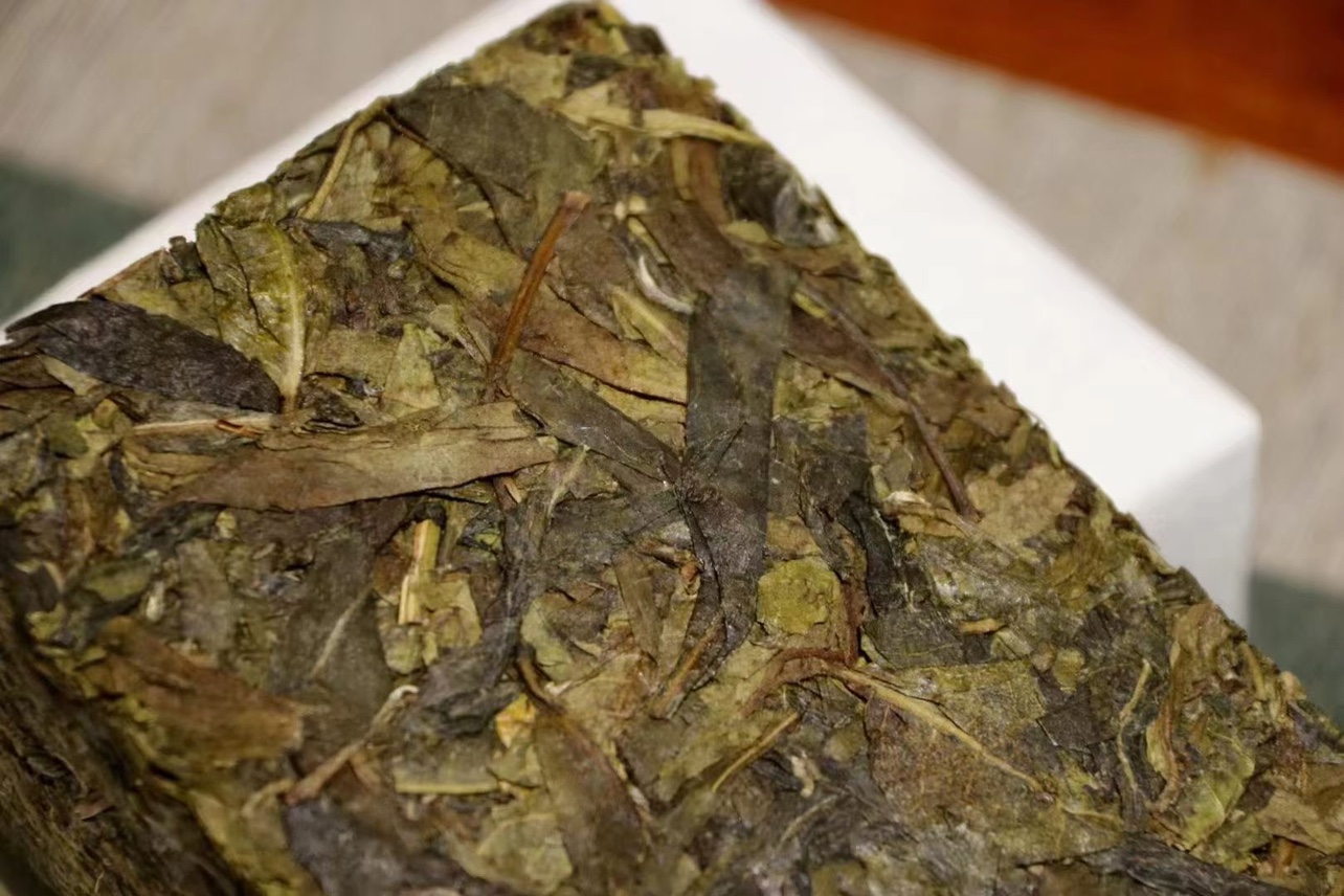 2020年昔归古树普洱生茶黄金叶500克砖