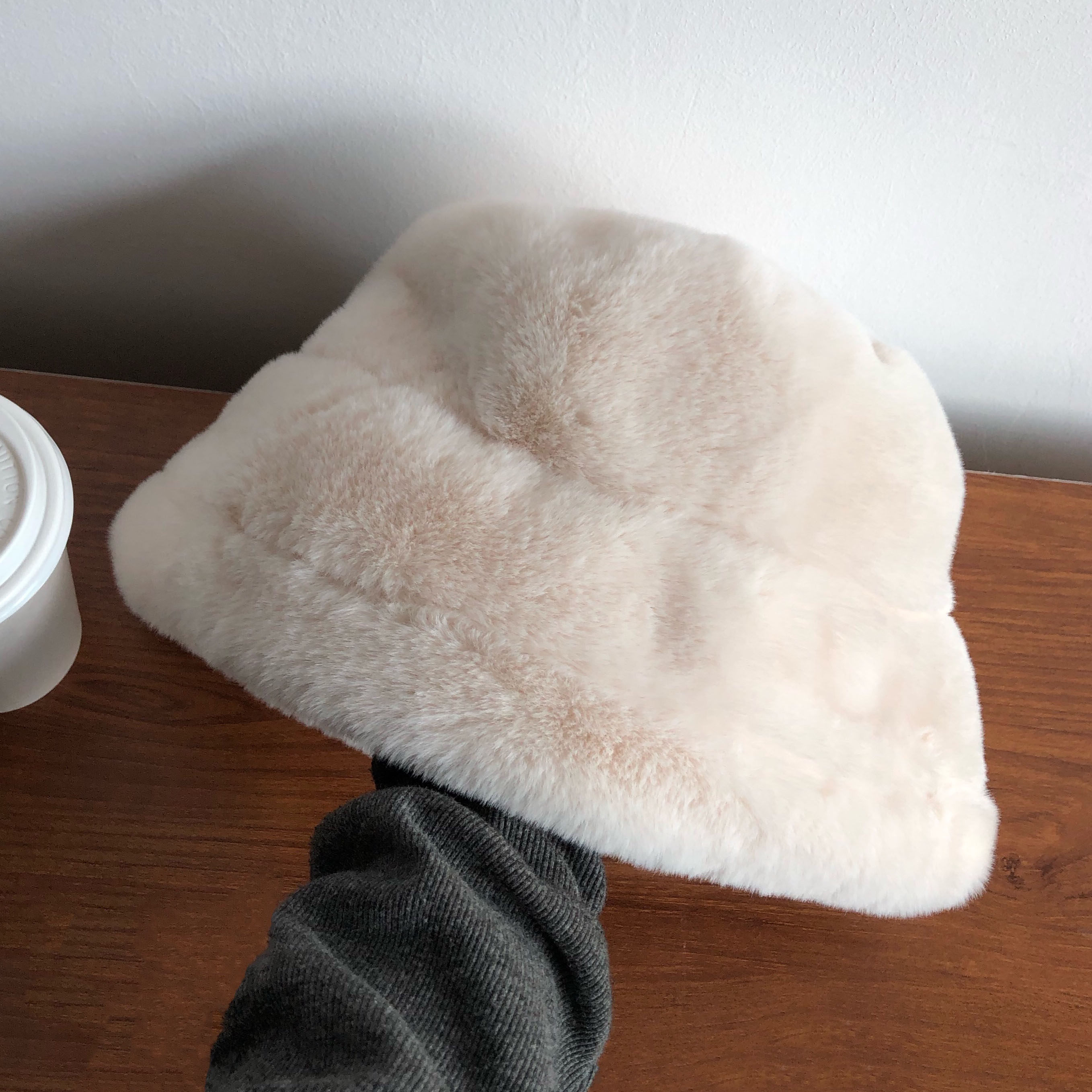 米白色毛绒渔夫帽女冬季毛茸茸仿皮草帽子加厚保暖防寒帽