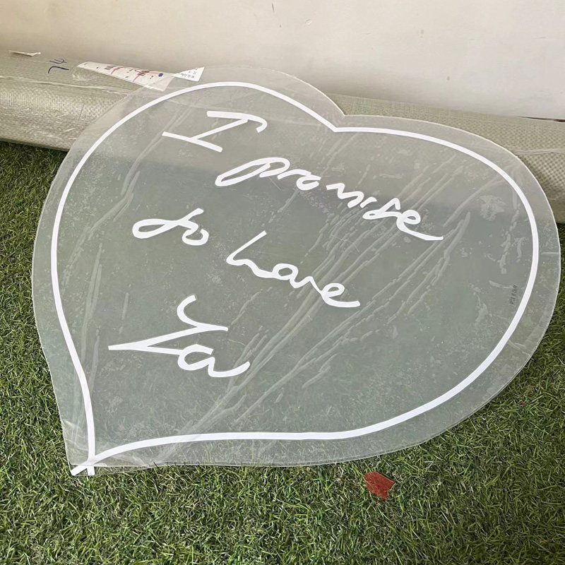 婚纱摄影外景旅拍拍照道具手拿板ins风透明心形英文亚克力手举牌