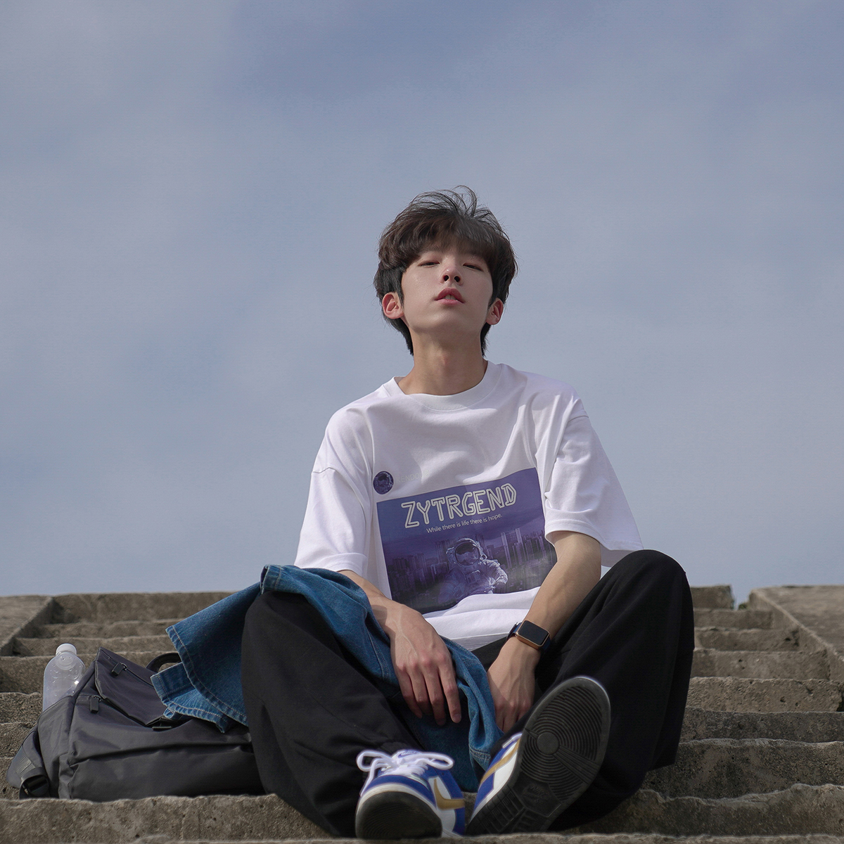 E夏季新品男士短袖T恤港风宽松宇航员印花圆领个性休闲bf风体恤衫