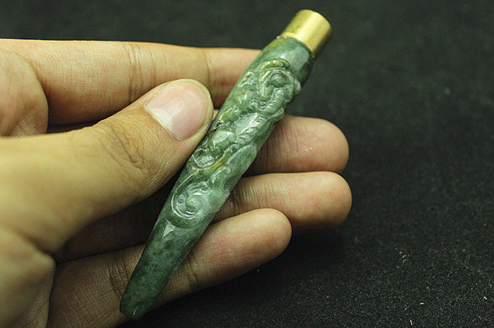 特价缅甸天然翡翠玉器珠宝糯种绿草龙螭龙型烟嘴其他