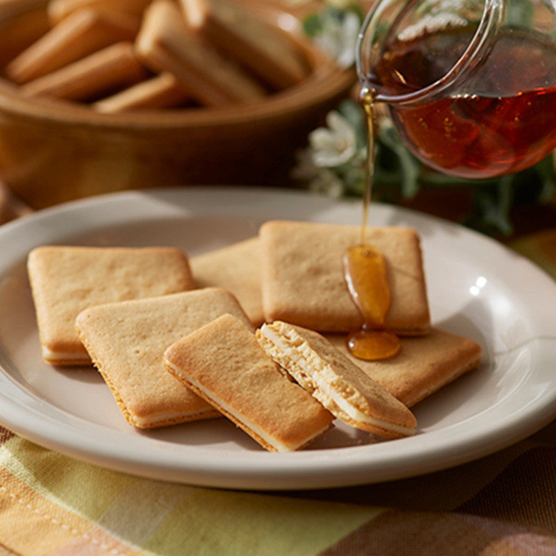 枫糖日本进口零食maplemania黄油夹心饼干男孩夹心饼干
