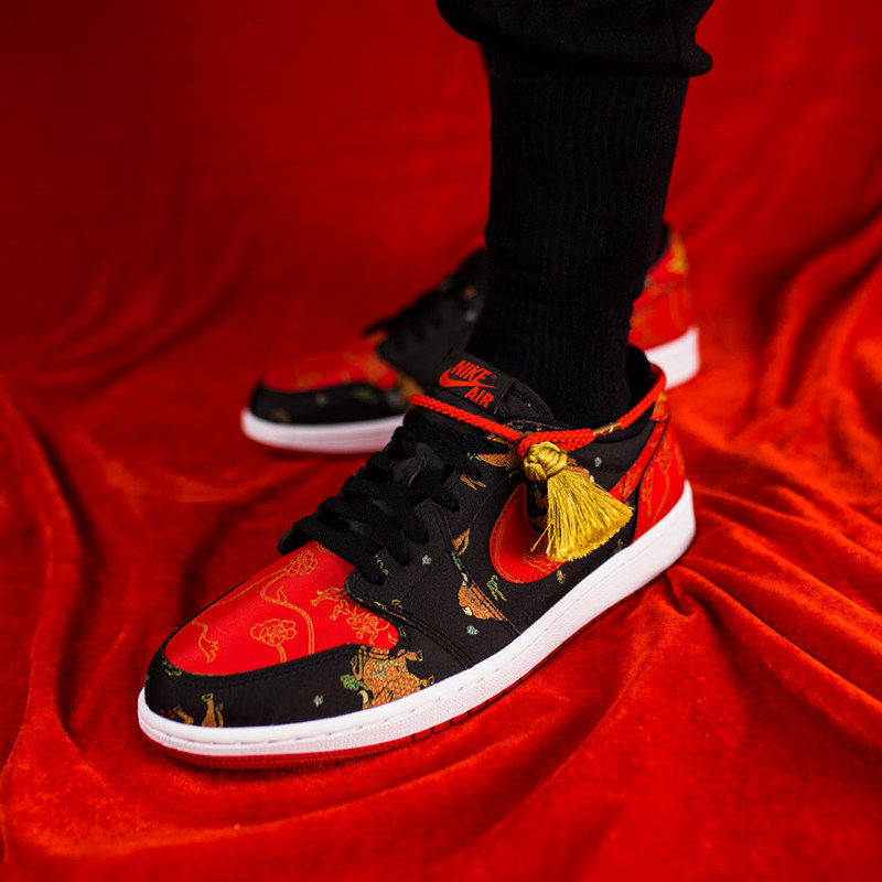 airjordanlowaj1cny黑红红金中国新年低帮篮球鞋