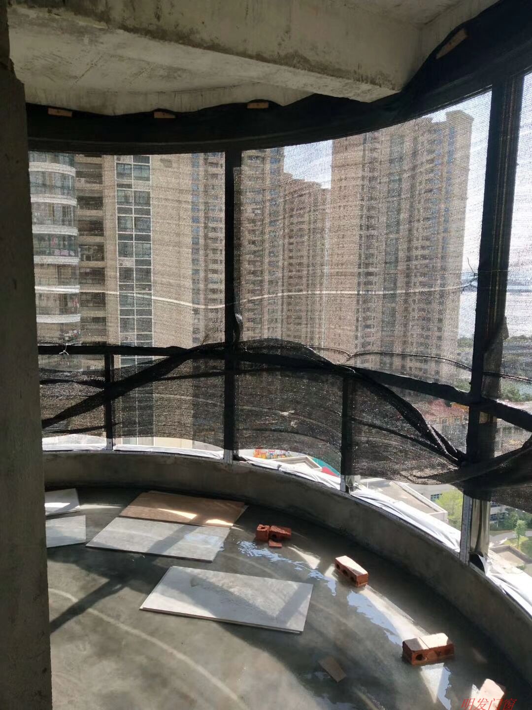 厦门铝合金窗户热弯弧形钢化中空玻璃阳台推拉推拉门窗锁