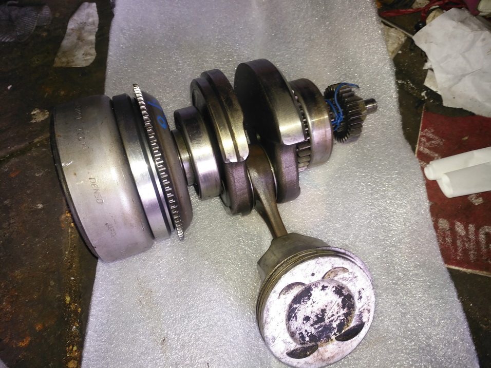 适用于川崎klx250曲轴活塞环曲轴