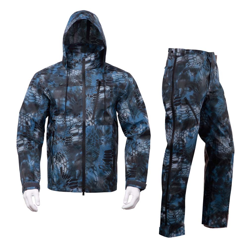 酋长蟒纹迷彩鲨鱼专业防水防风风衣越野户外冲锋衣裤套装
