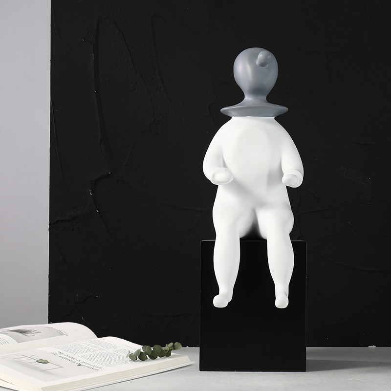 现代简约家居客厅抽象长鼻鼻子小丑摆件酒店样板摆件