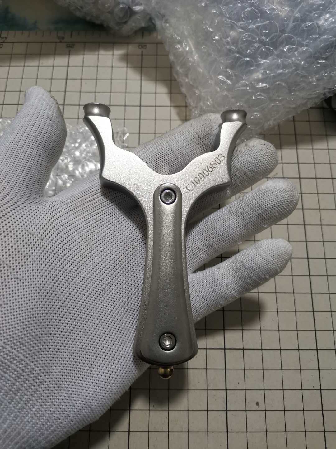 新品不锈钢吃鸡夹片弹弓免绑压扁皮筋精准射击飞镖