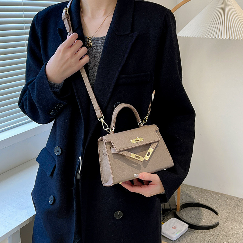 高级感小包包女2022新款潮时尚单肩斜挎包洋气手提黑色凯莉包迷你