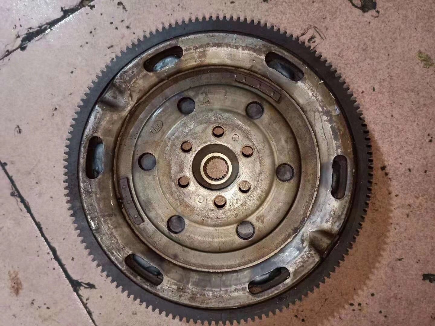 飞轮奥迪a6lq5a3a4lc6a5a7a8l飞轮