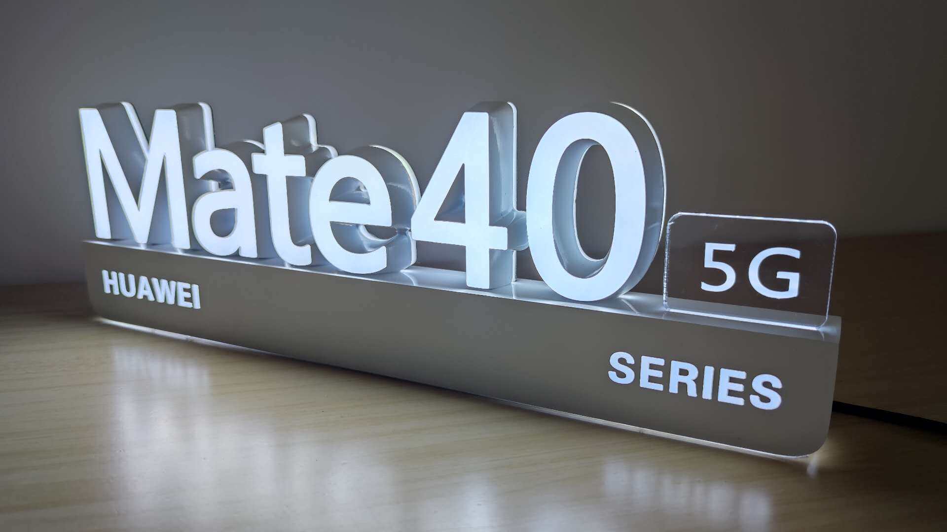 发光5gp40华为nova7桌面灯箱导向mate405g广告牌