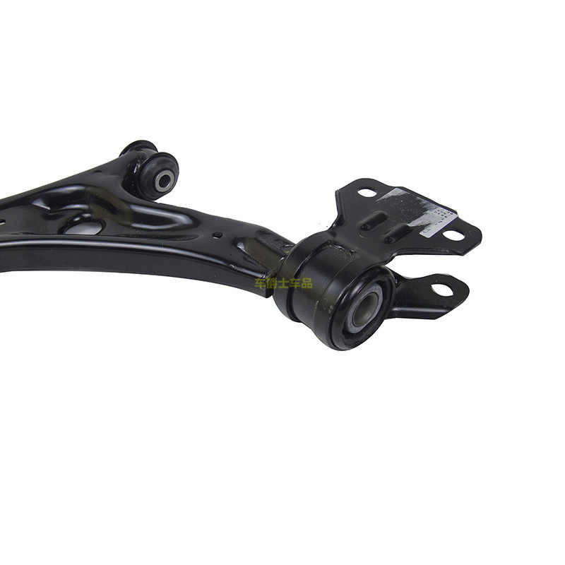适用于15-17福睿斯下悬挂前下摆臂总成前下支臂下叉前三角臂总成